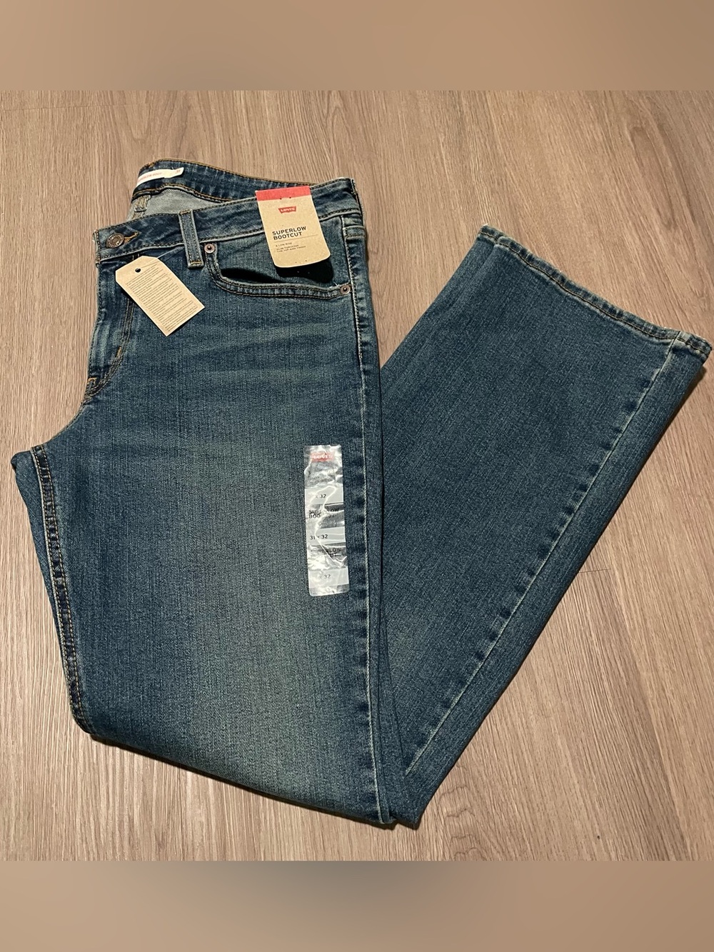 NEW Women’s Levi’s Superlow Bootcut Jeans Size 31x32